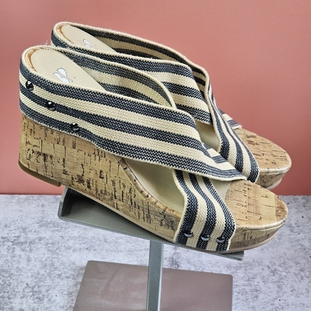BP blue and white platform heels size 8 1/2 - Picture 2 of 6